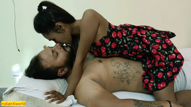Desi 18yrs Girs Hot Oil Massage And Fucking With Client! Desi Sex
